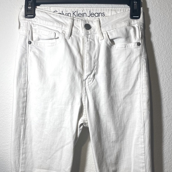 CALVIN KLEIN WHITE J - Picture 1 of 2